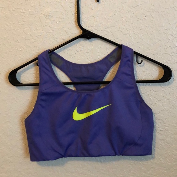 Nike sports bra - Picture 1 of 3